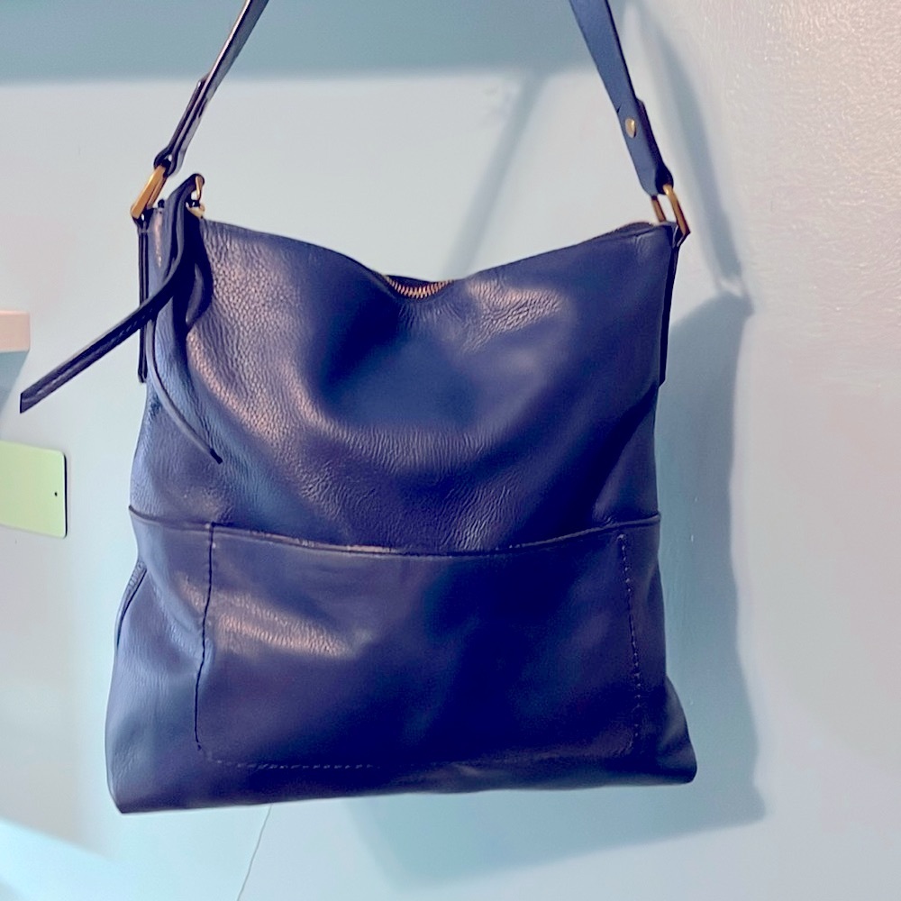 Fossil shoulder bag in dark teal.